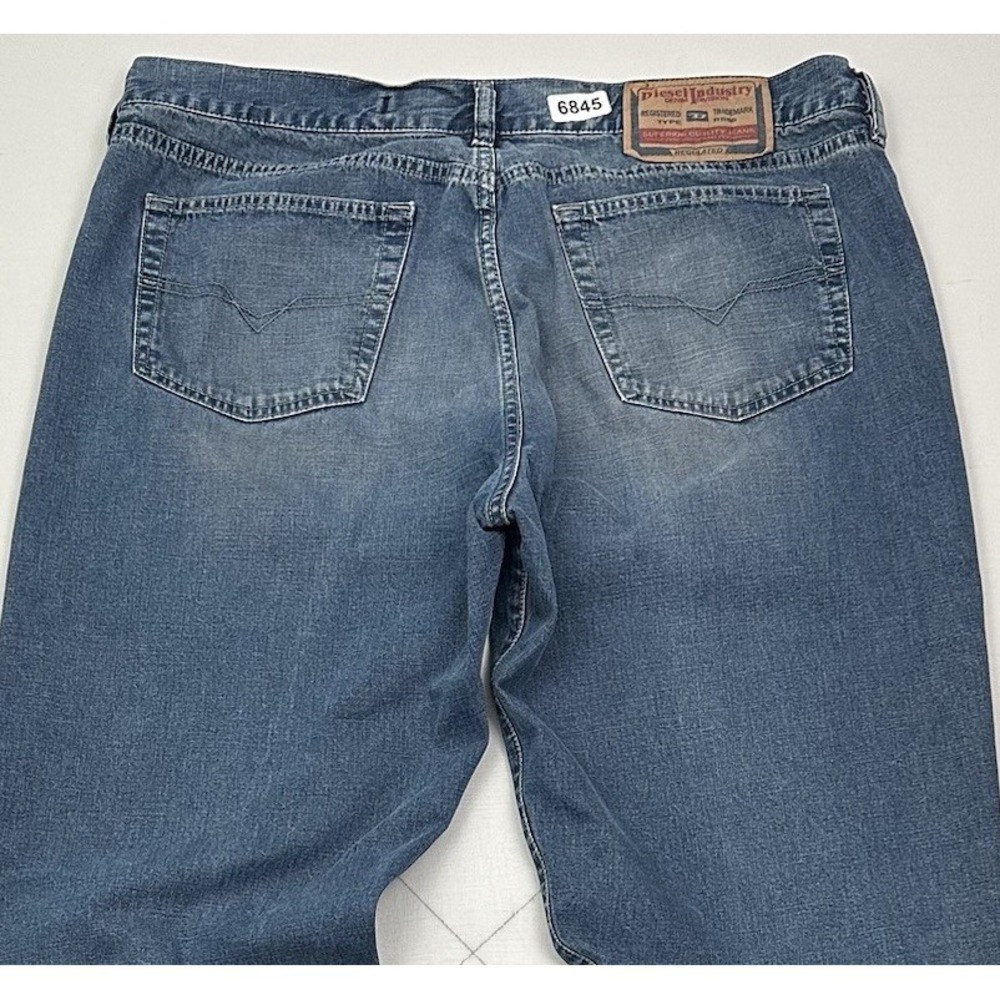 VTG Diesel Larkee Jeans Mens 37X33 Regular Straight Light Wash Denim Italy Blue